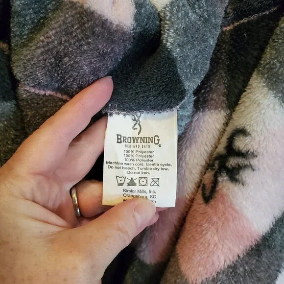 💖 Browning Pink & Gray Buckmark Plaid Plush Body Wrap/Coverup 🦌 - Picture 5 of 7